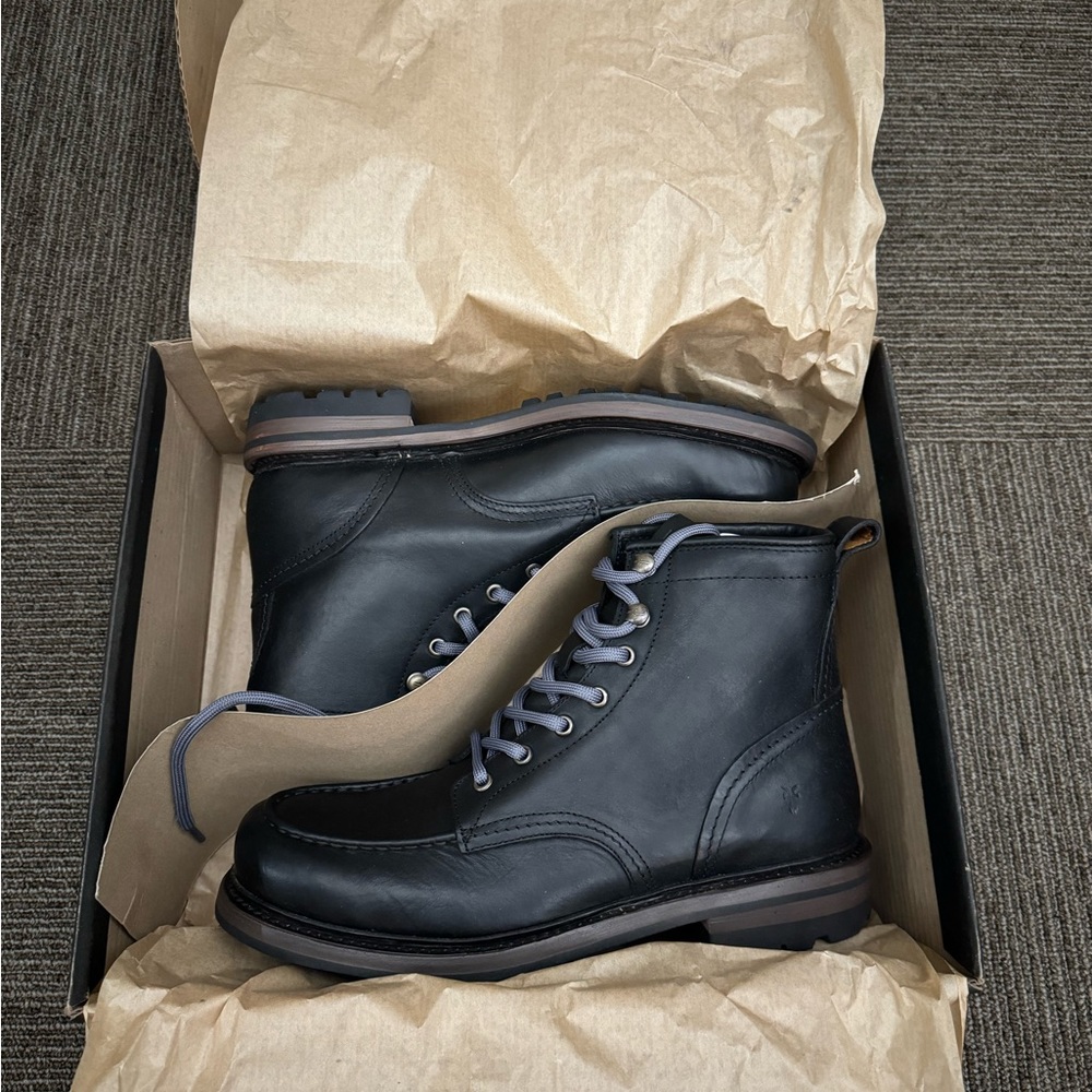 BNIB Frye Hudson Work boots Lug  size 10M